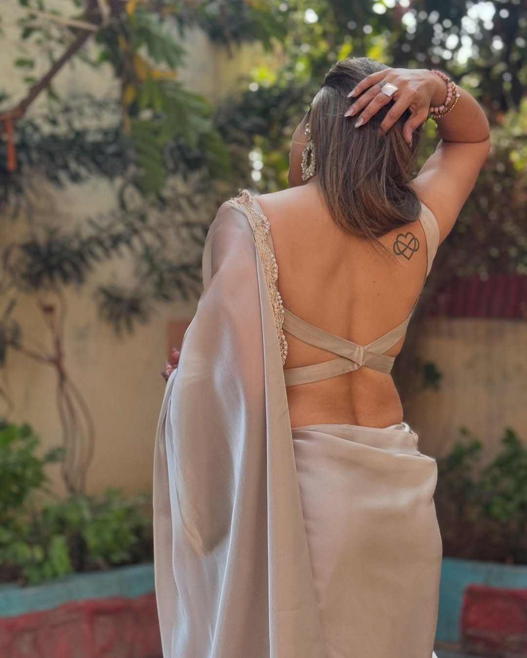 Beige premium Ready-to-Wear Saree 438