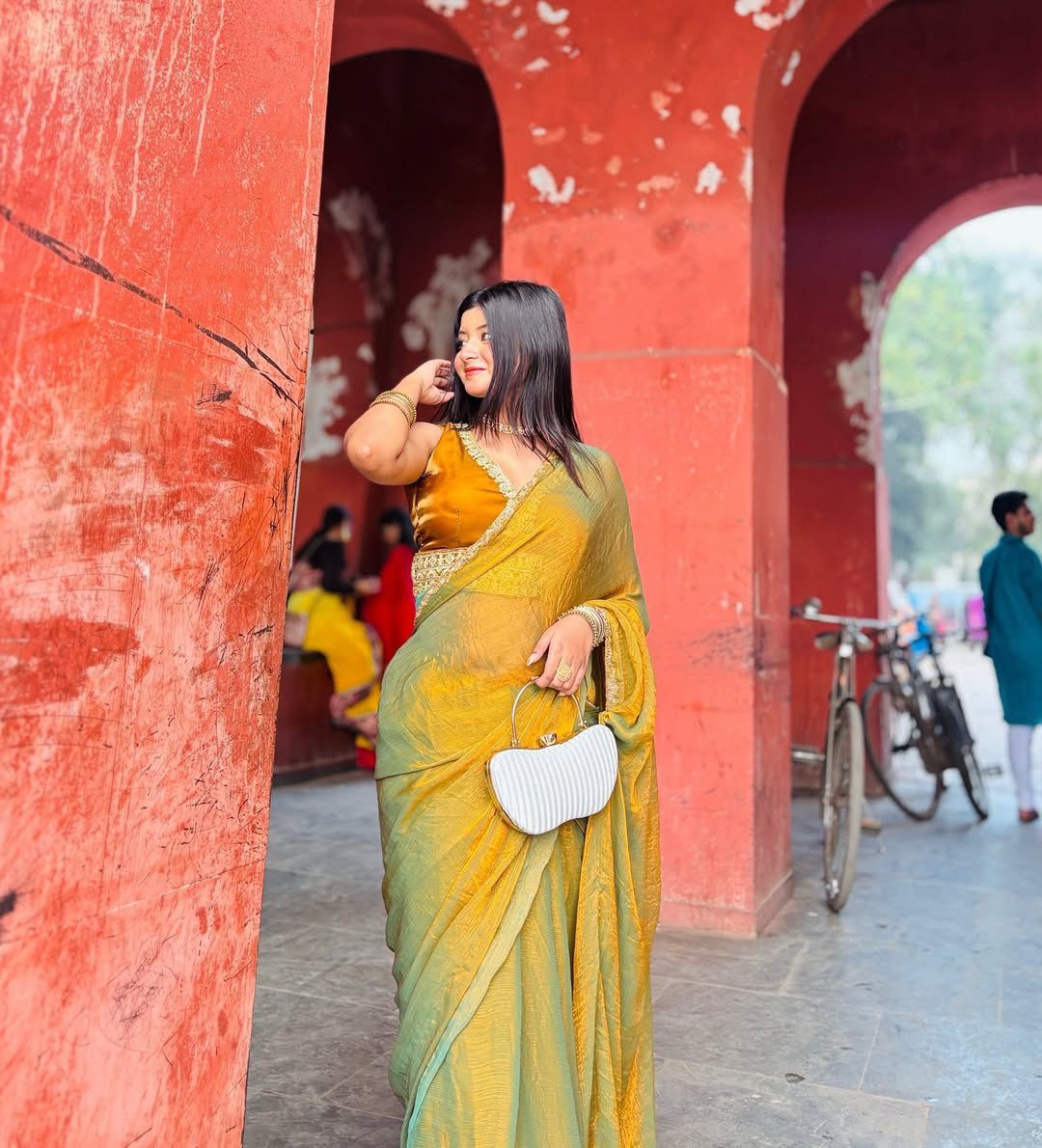 Golden Shaded Ready-to-Wear Saree 376