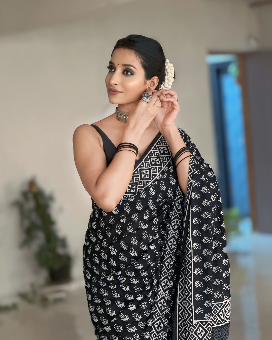 Black Cotton Ready-to-Wear Saree 370