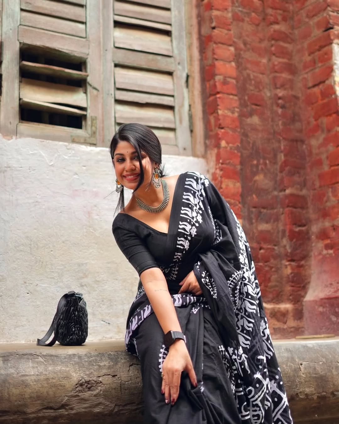 Black Cotton Ready-to-Wear Saree 403
