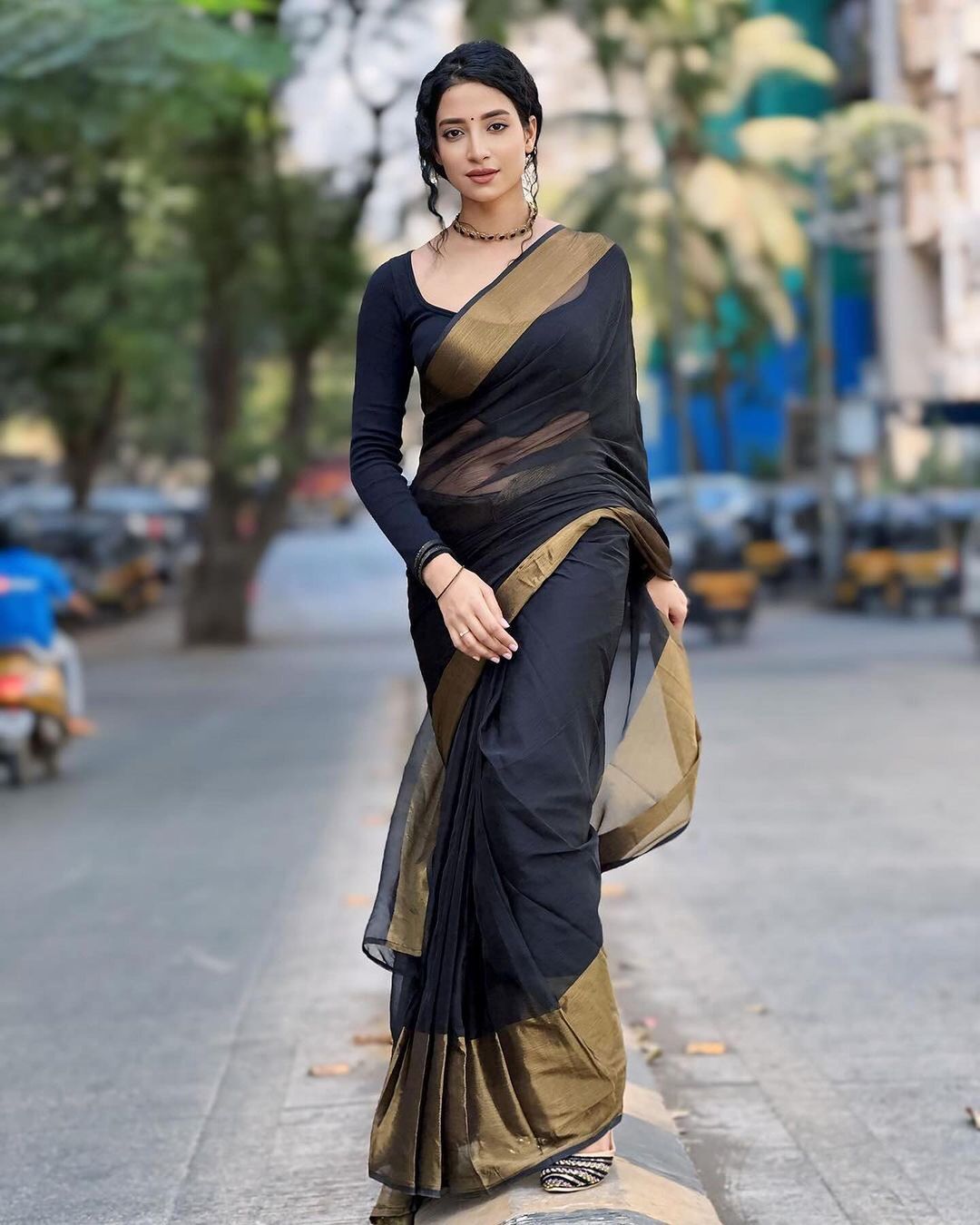 Black finish Ready-to-Wear Saree 207