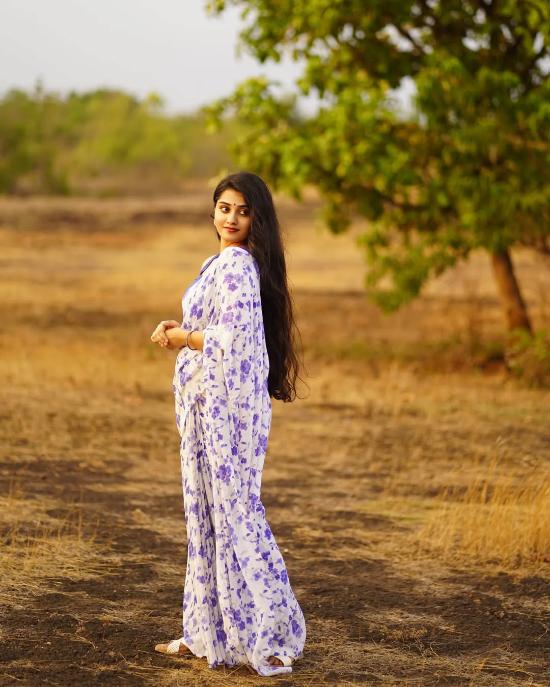 White and blue Floral Printed Ready-to-Wear Saree 388